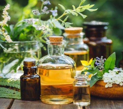 مستخلصات حيوانية ونباتية طبيعية